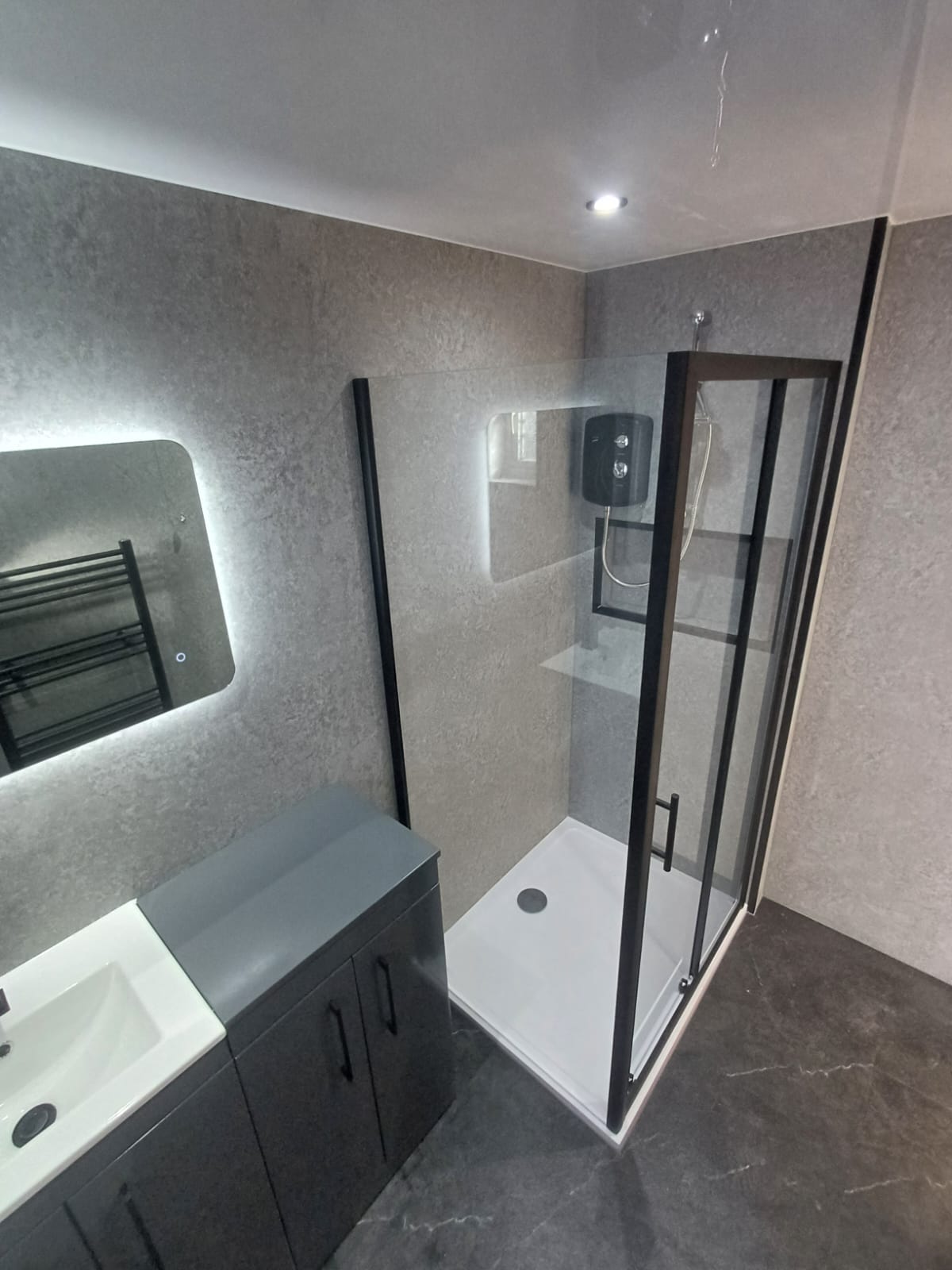 Finished bathroom using Grey Stone panels