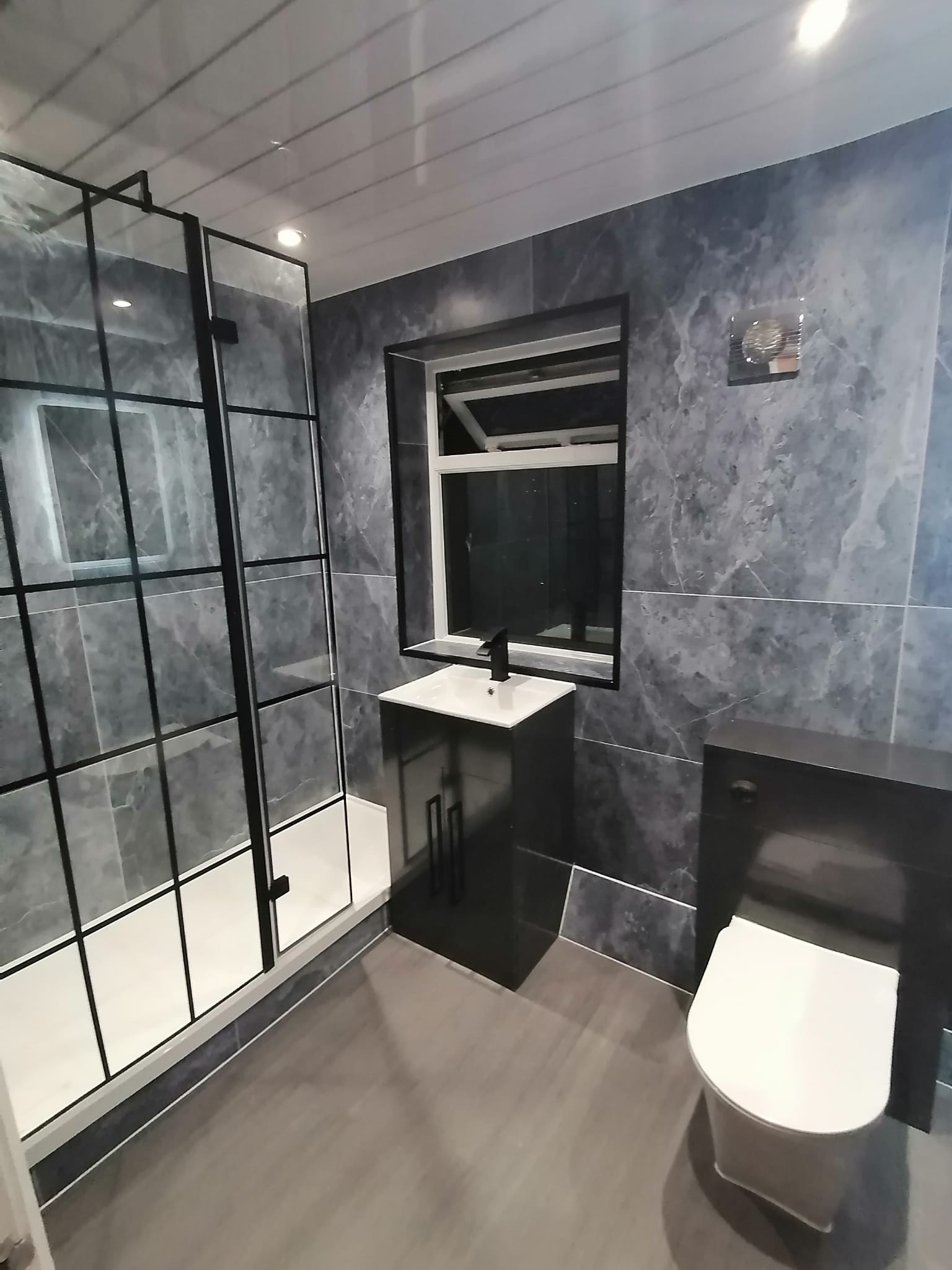 Finished bathroom using Honeycomb panels