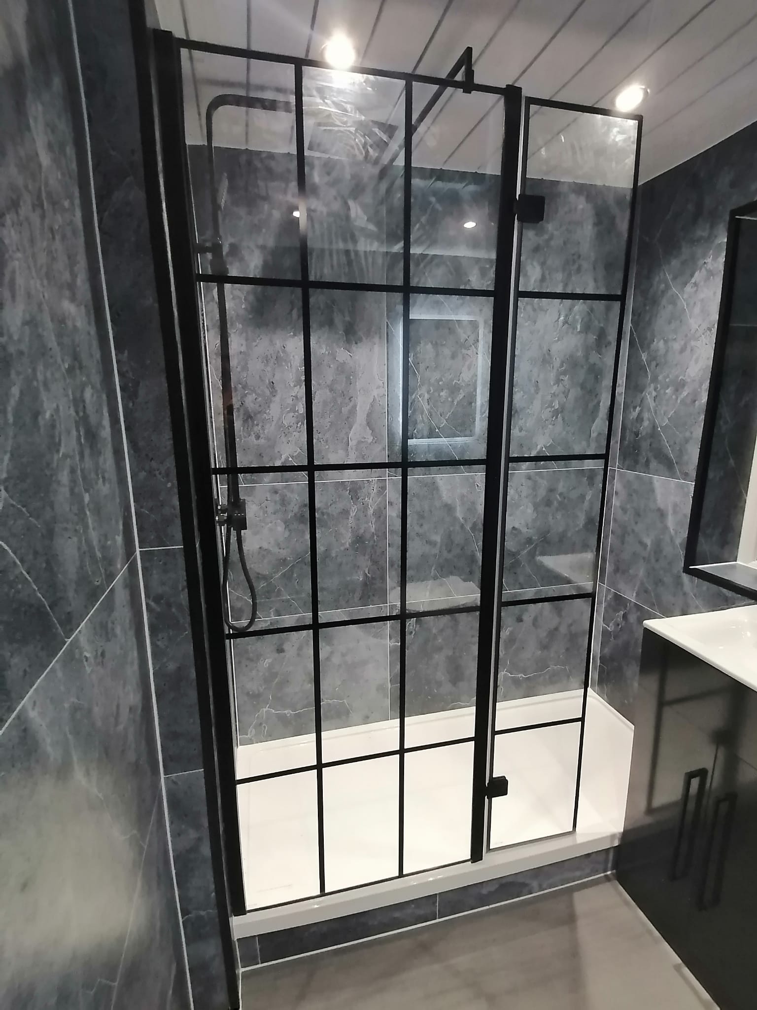 Finished bathroom using Honeycomb panels
