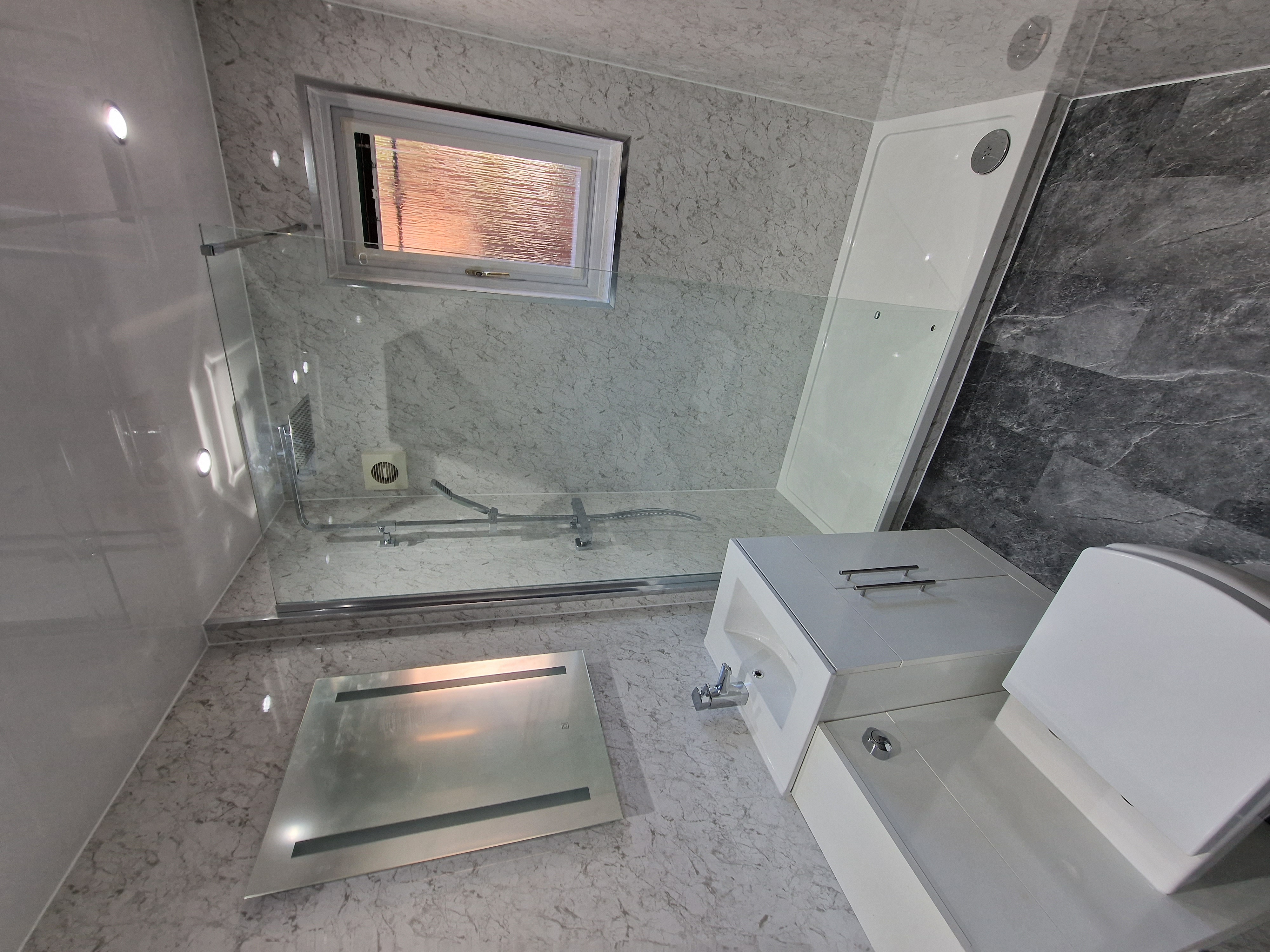 Finished bathroom using Diabelski Mlyn panels