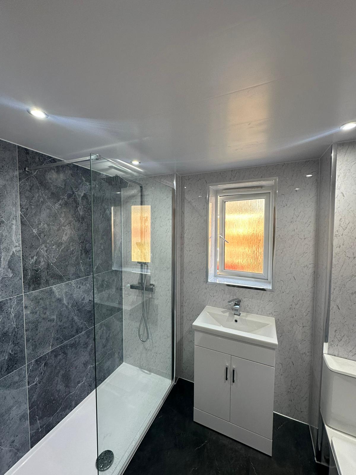 Finished bathroom using Honeycomb panels