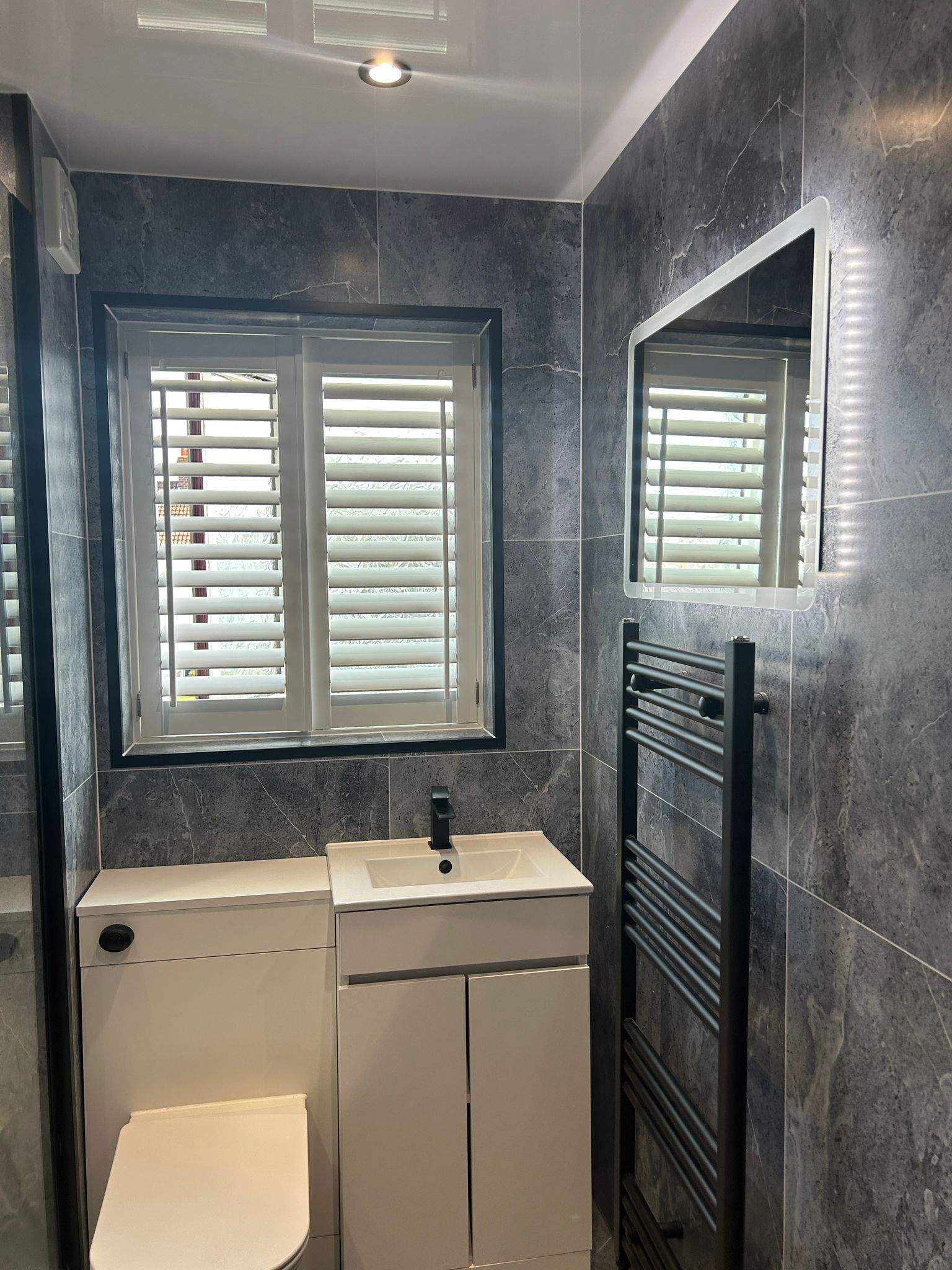 Finished bathroom using Honeycomb panels