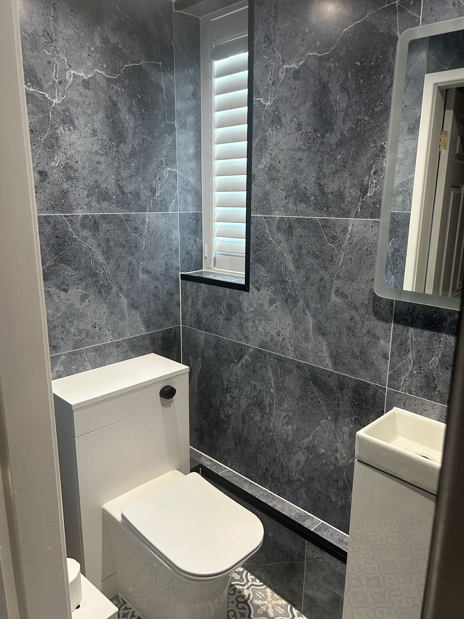 Finished bathroom using Honeycomb panels