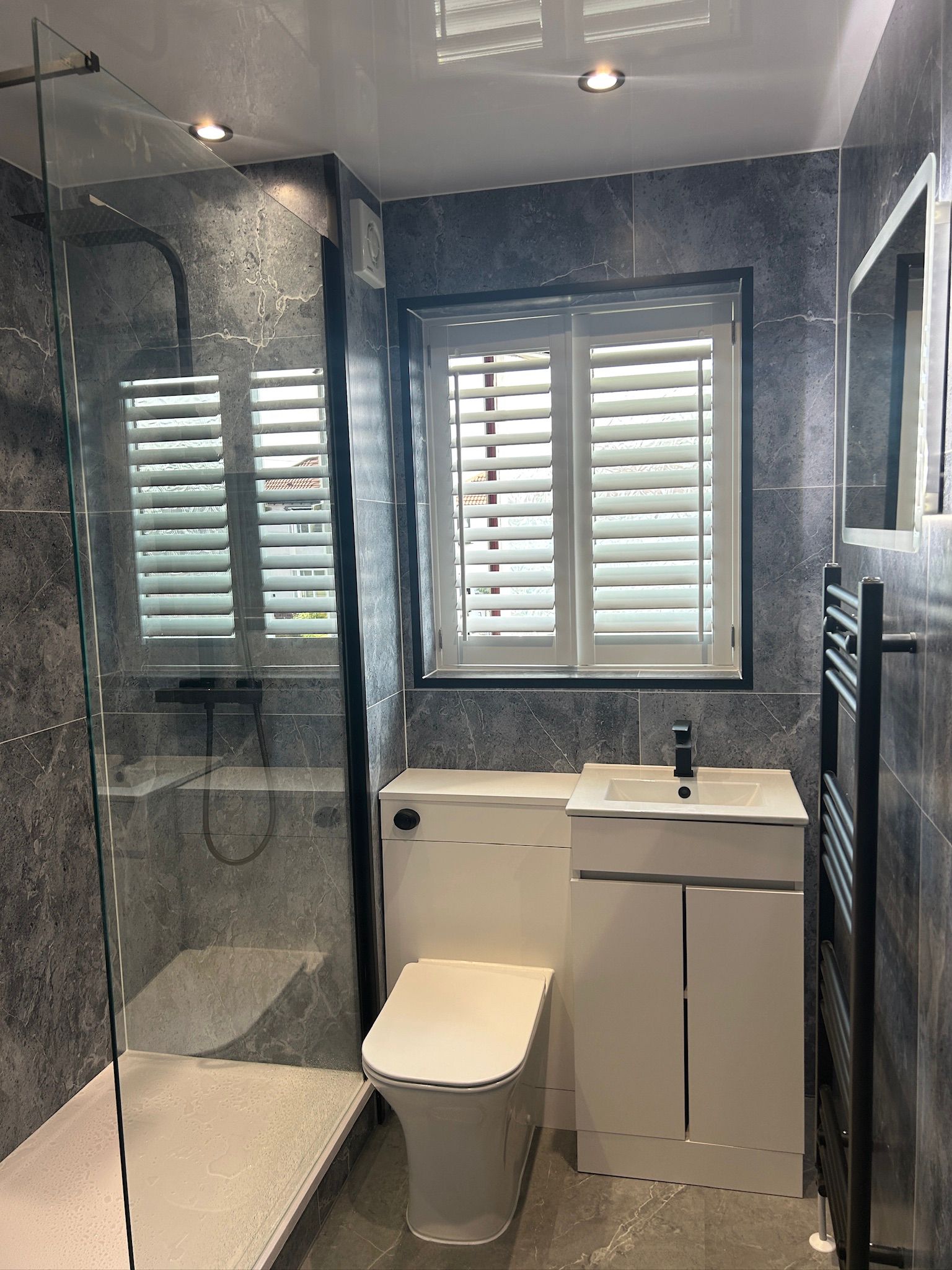 Finished bathroom using Honeycomb panels