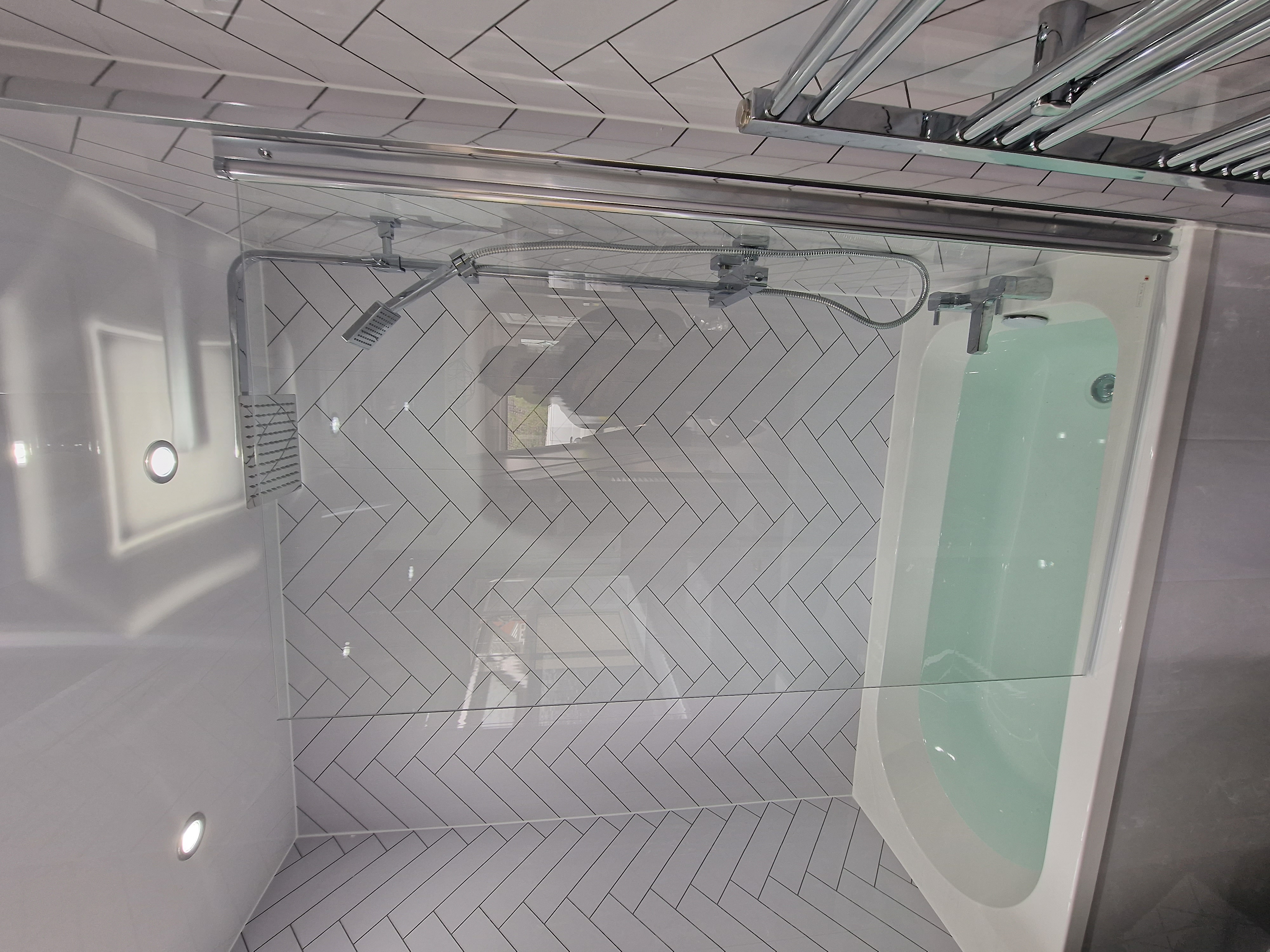 Finished bathroom using Marbella panels