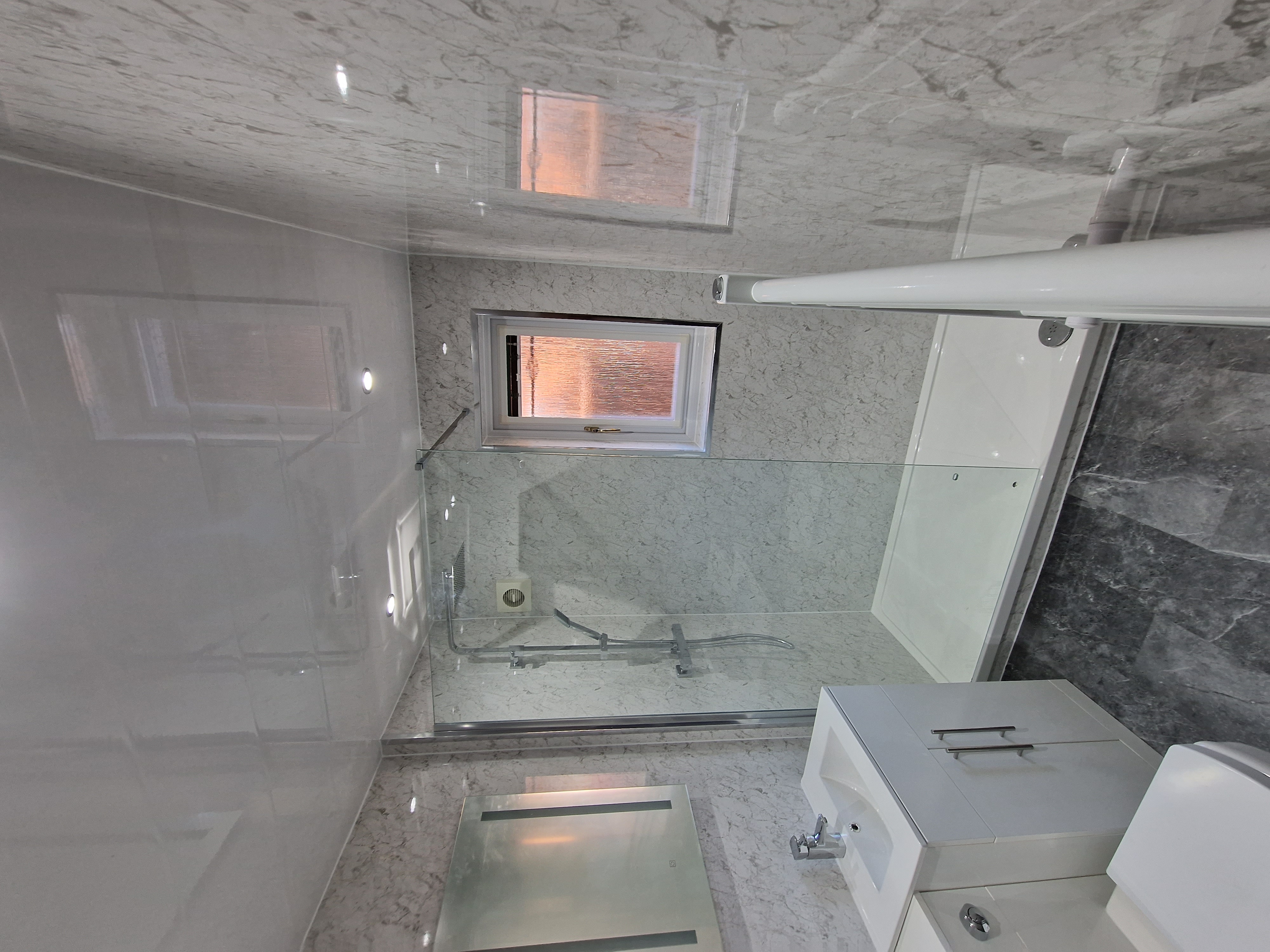 Finished bathroom using Diabelski Mlyn panels