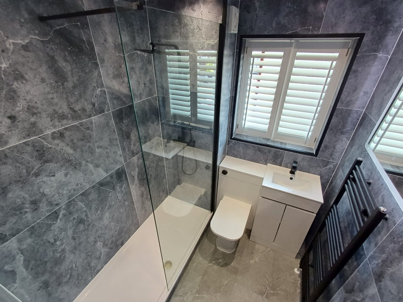 Finished bathroom using Honeycomb panels