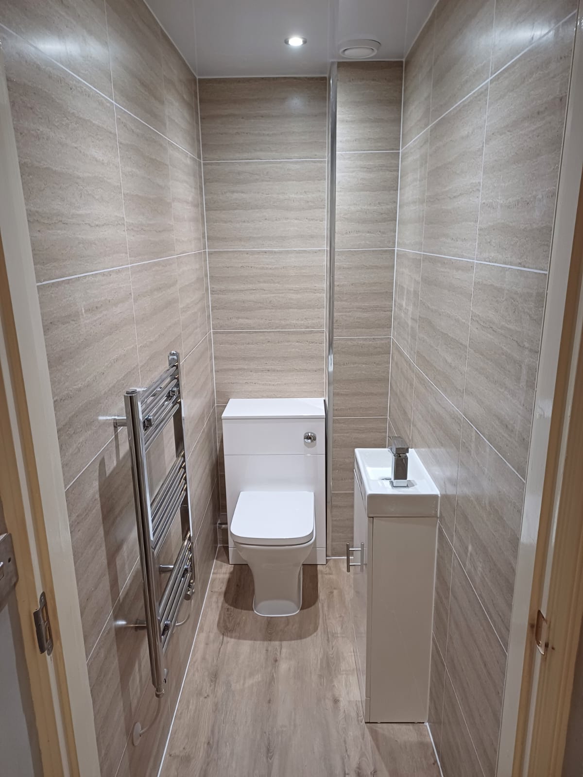 Finished bathroom using Sandstorm Ice Matt panels