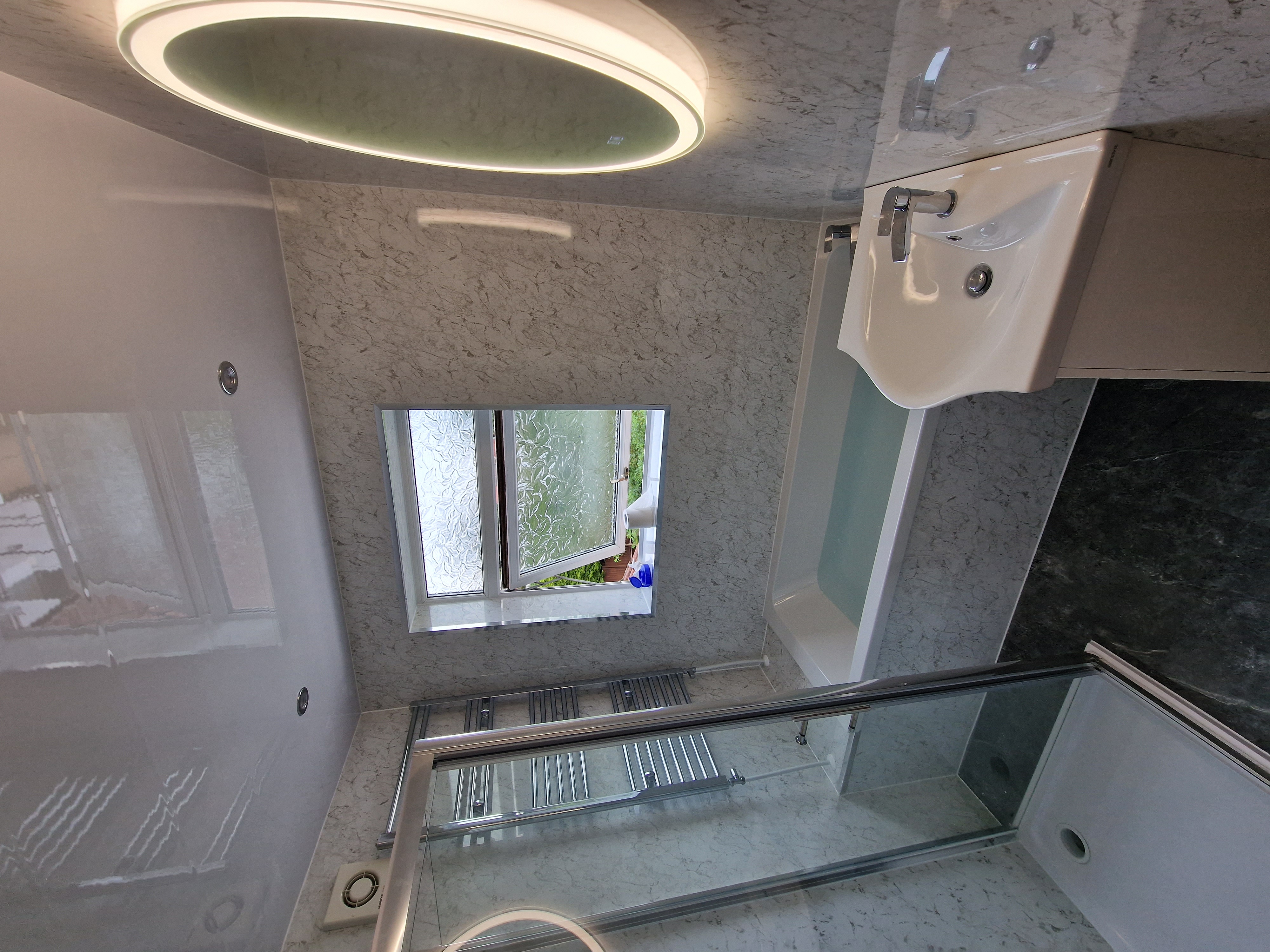 Finished bathroom using Diabelski Mlyn panels