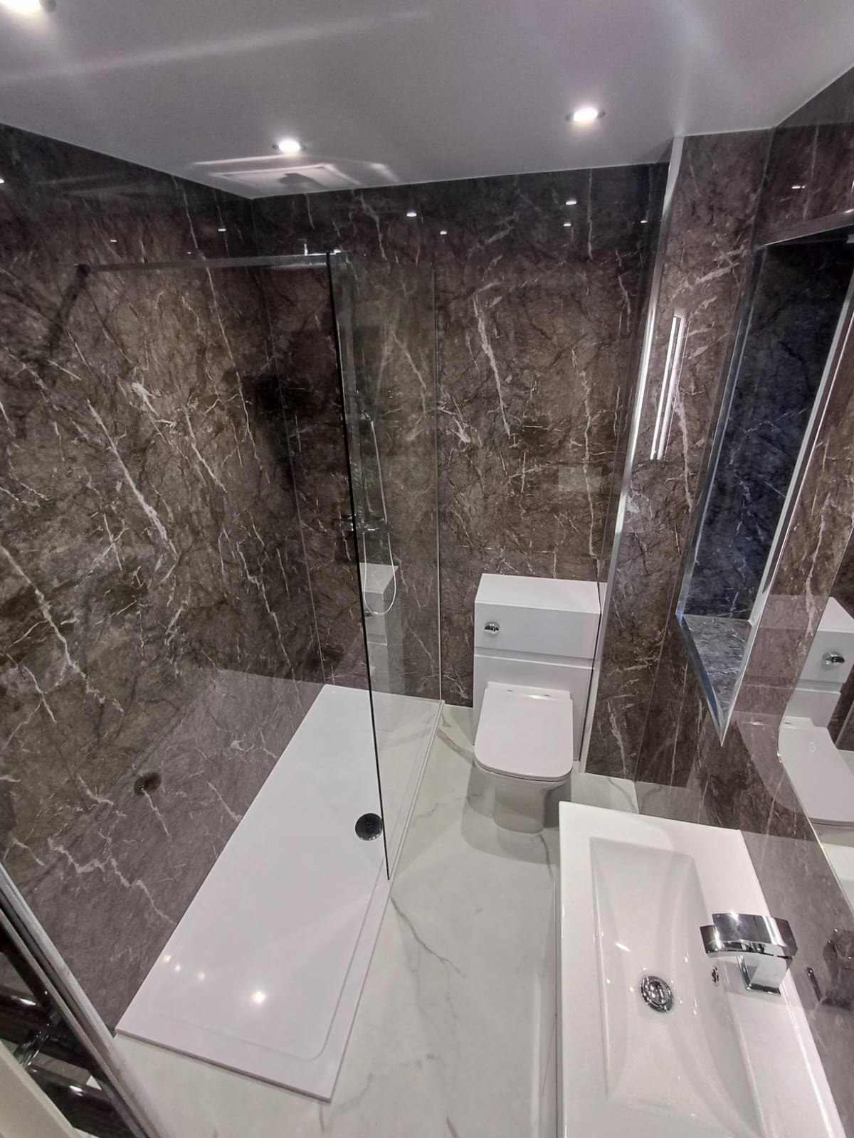 Finished bathroom using Solid Panel panels