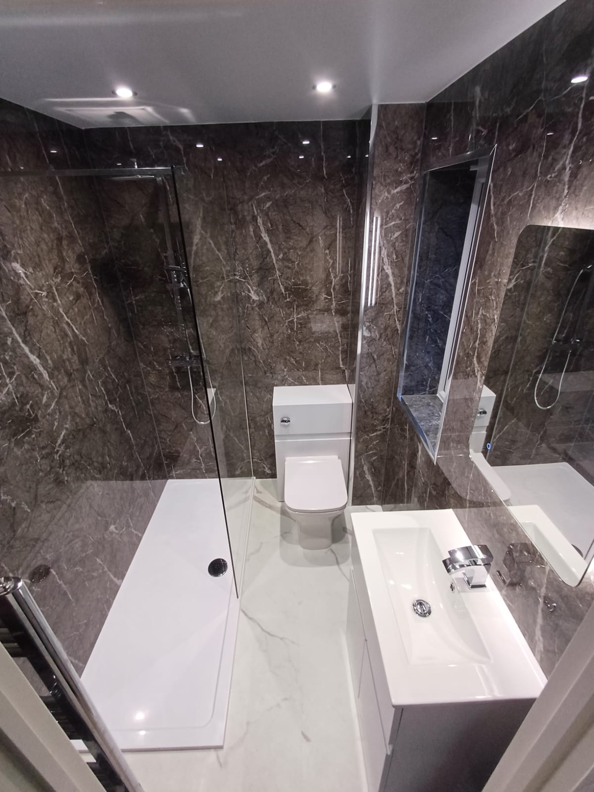 Finished bathroom using Solid Panel panels