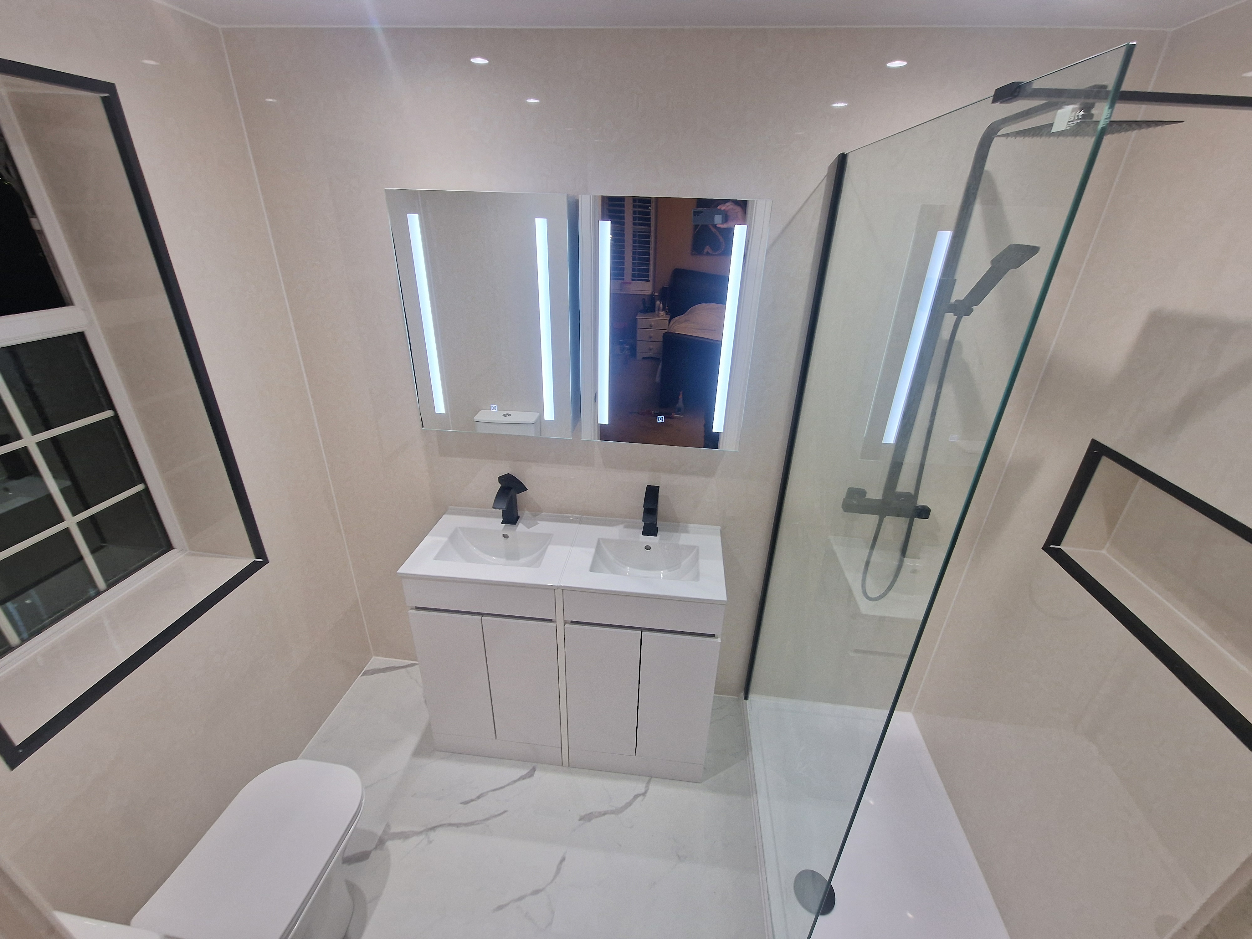 Finished bathroom using Travertine panels