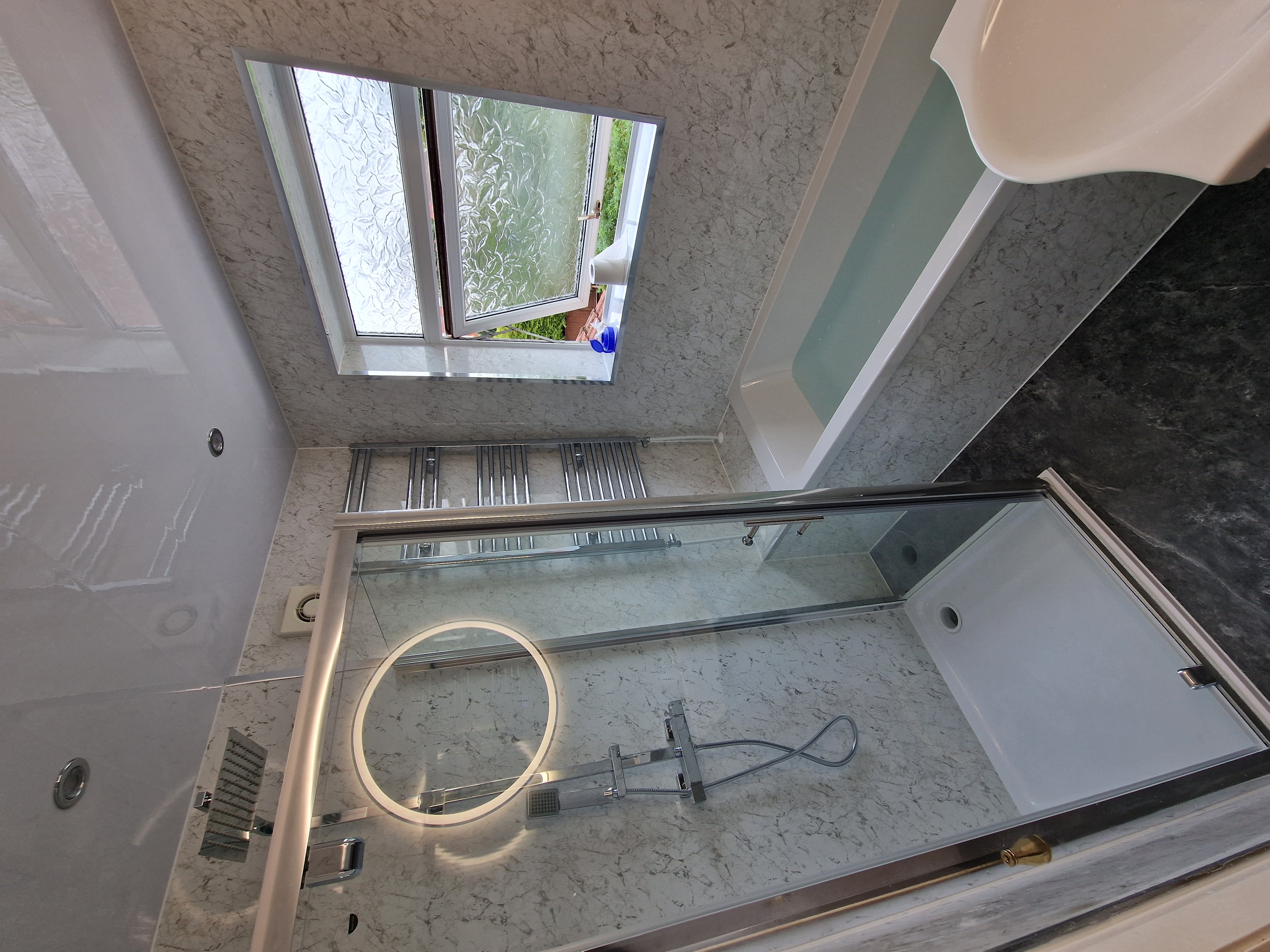 Finished bathroom using Diabelski Mlyn panels