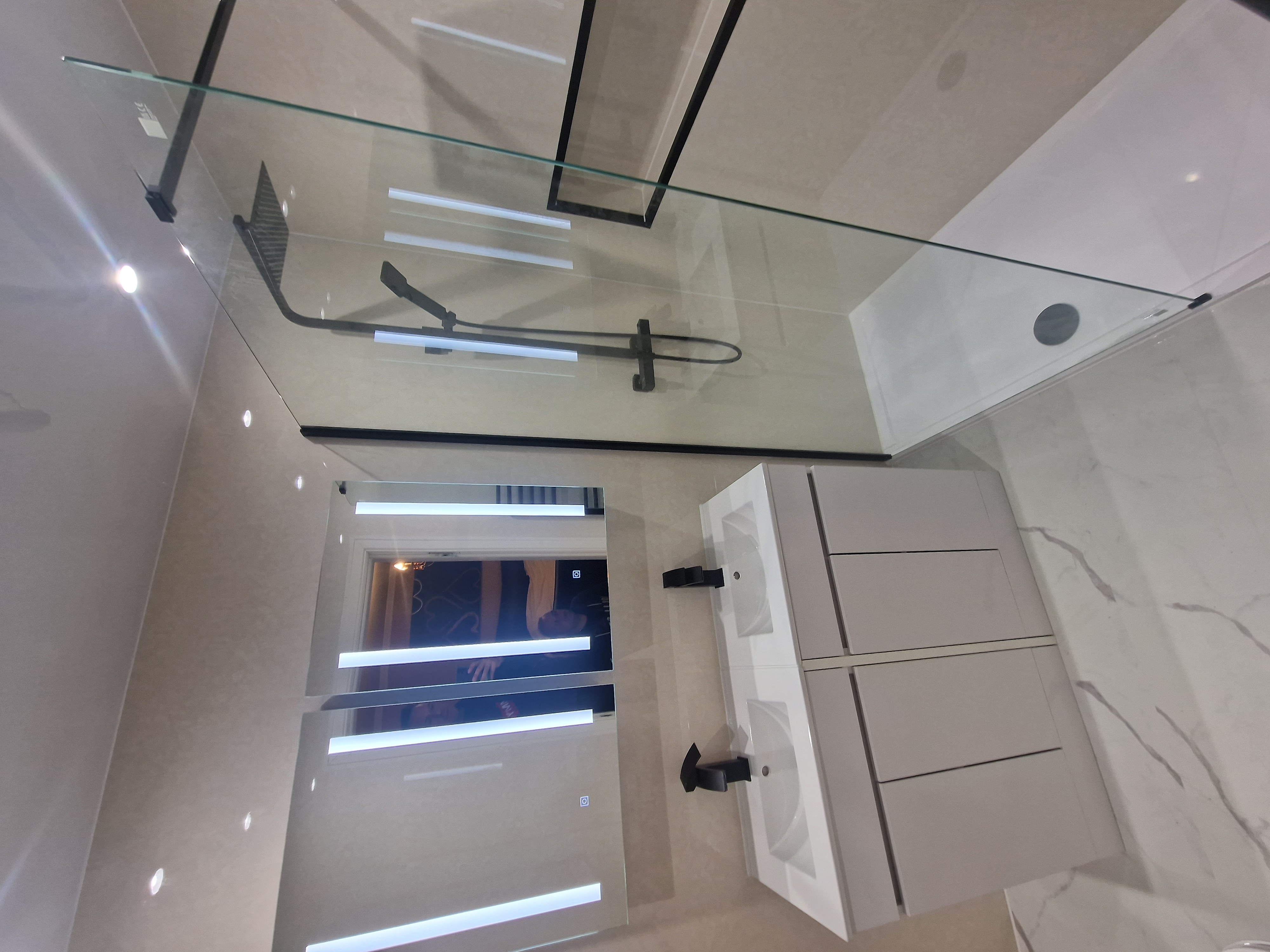 Finished bathroom using Travertine panels