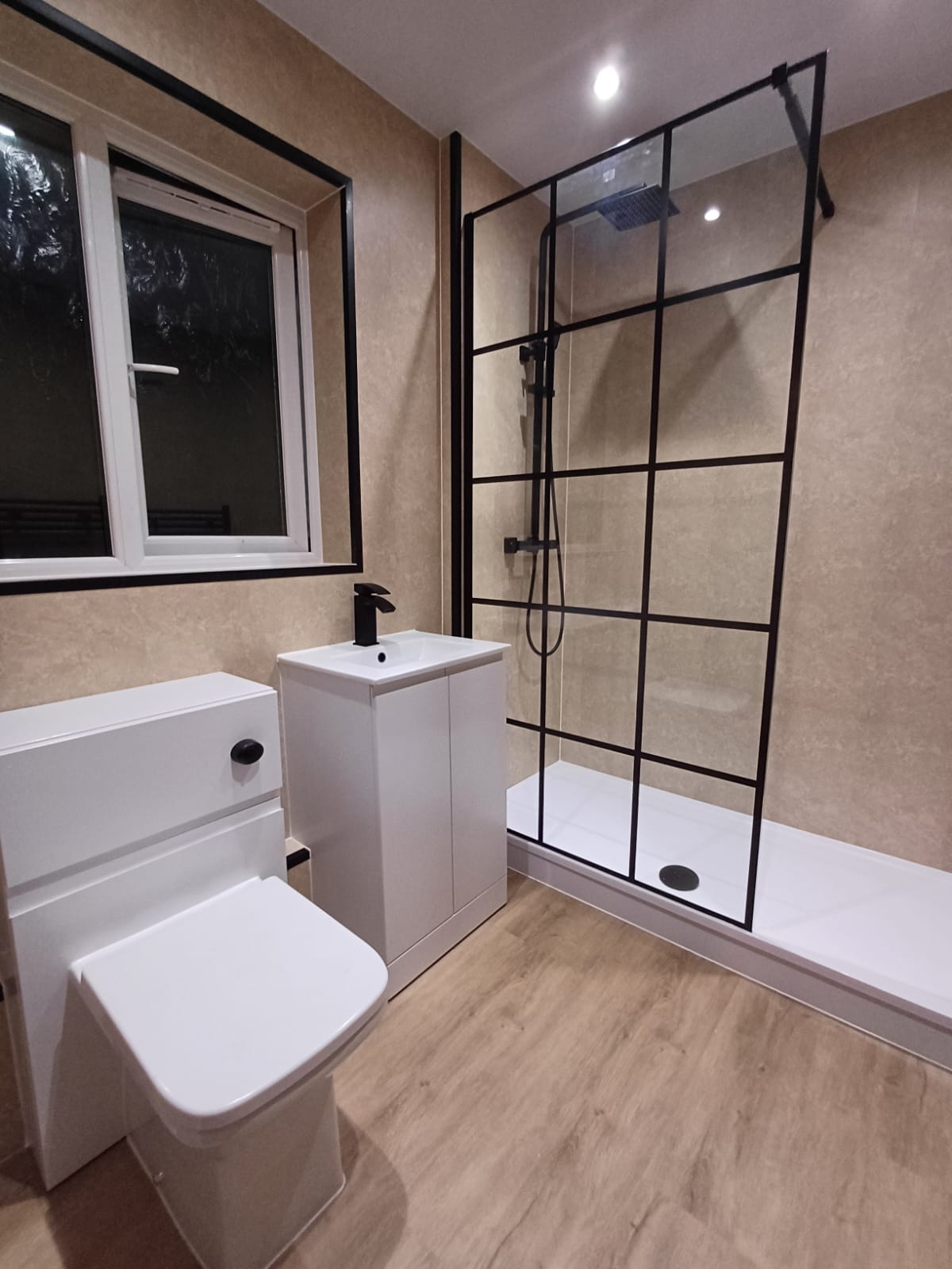 Finished bathroom using Travertine panels