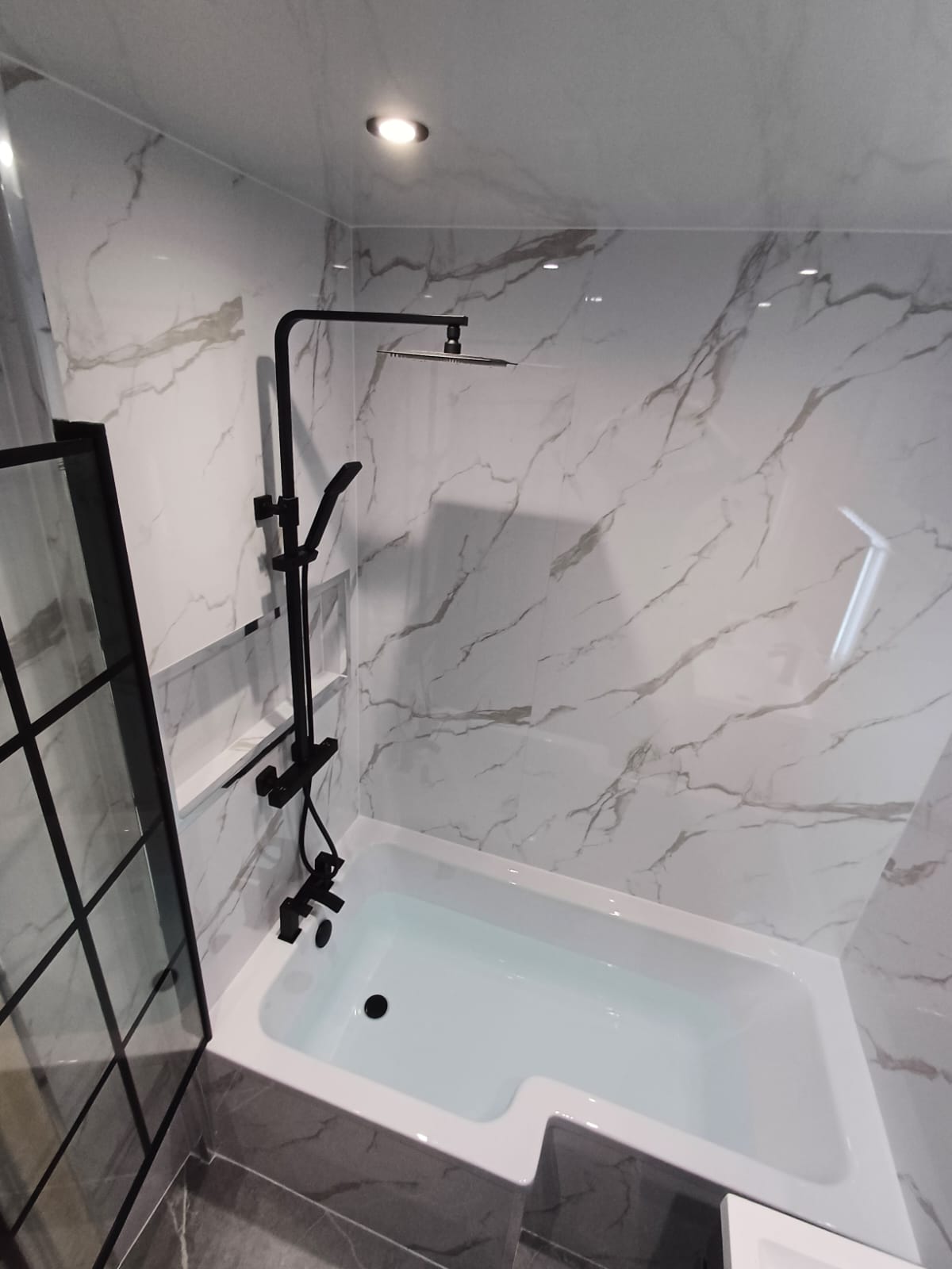 Finished bathroom using Carrera Gloss panels