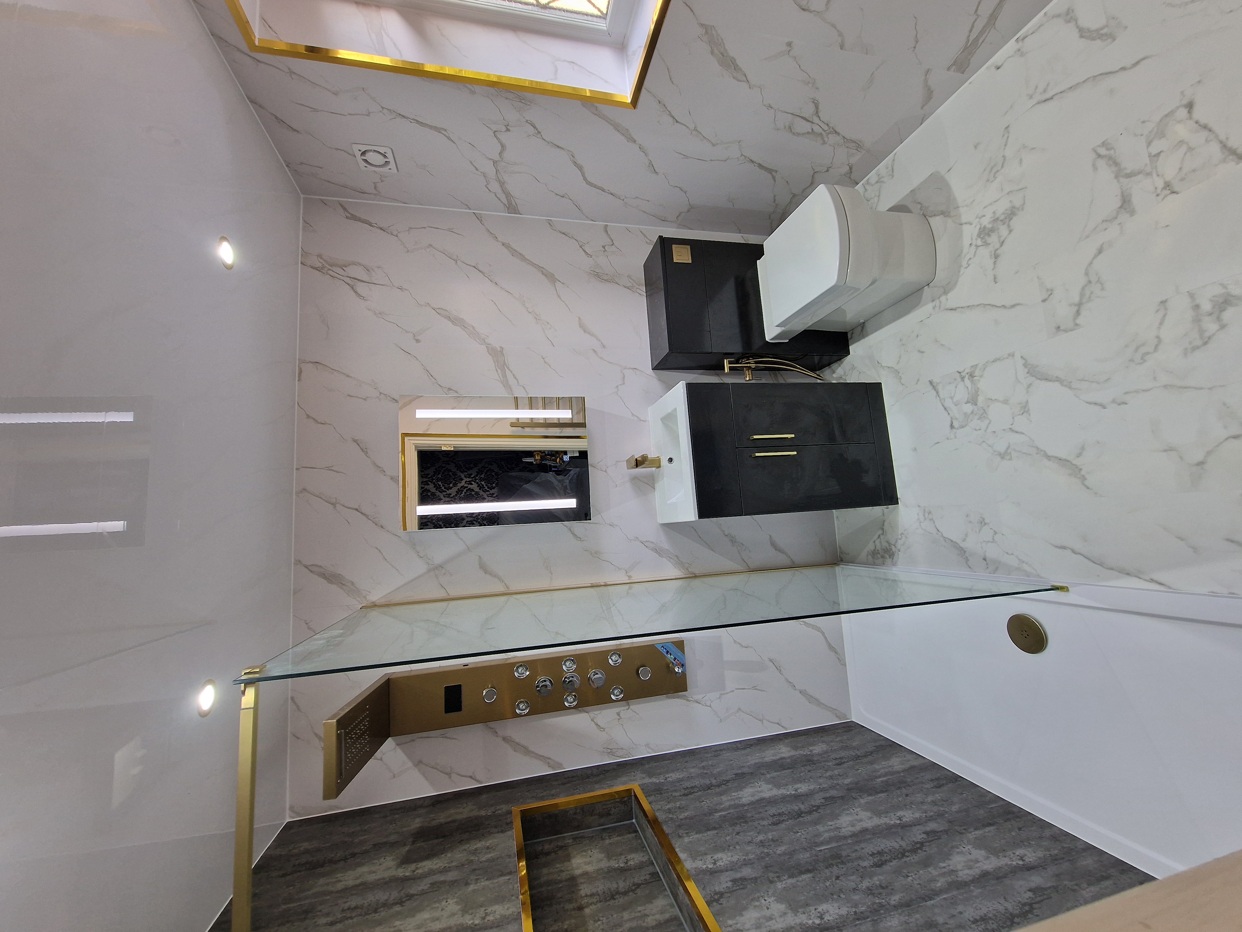 Finished bathroom using Carrera Matt panels