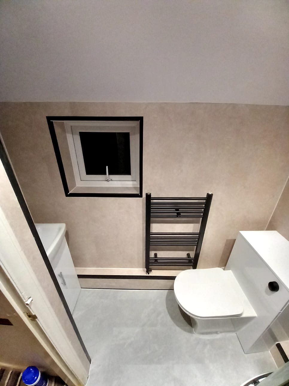 Finished bathroom using Concrete Beige panels