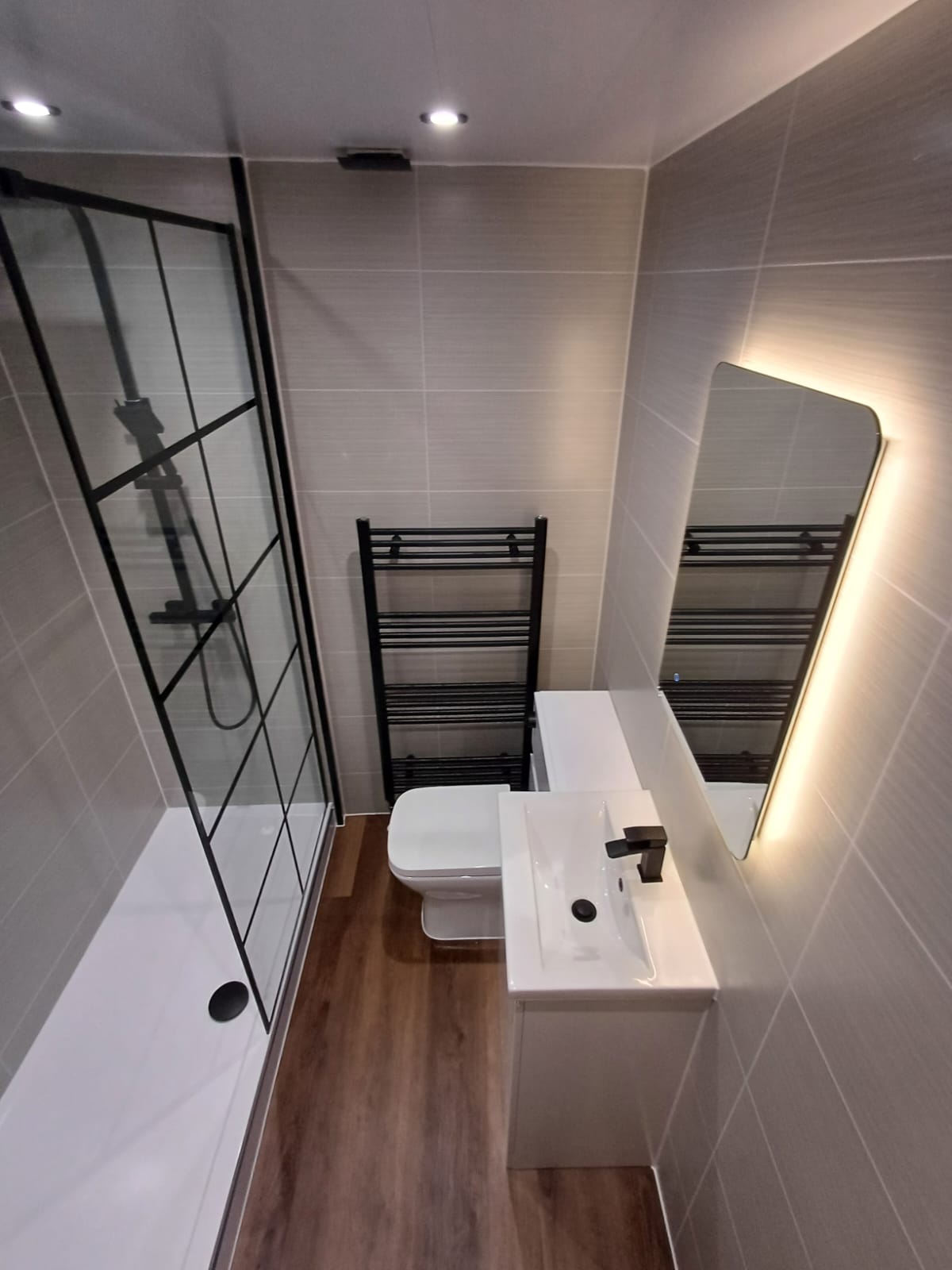 Finished bathroom using Autumn Ice Matt panels