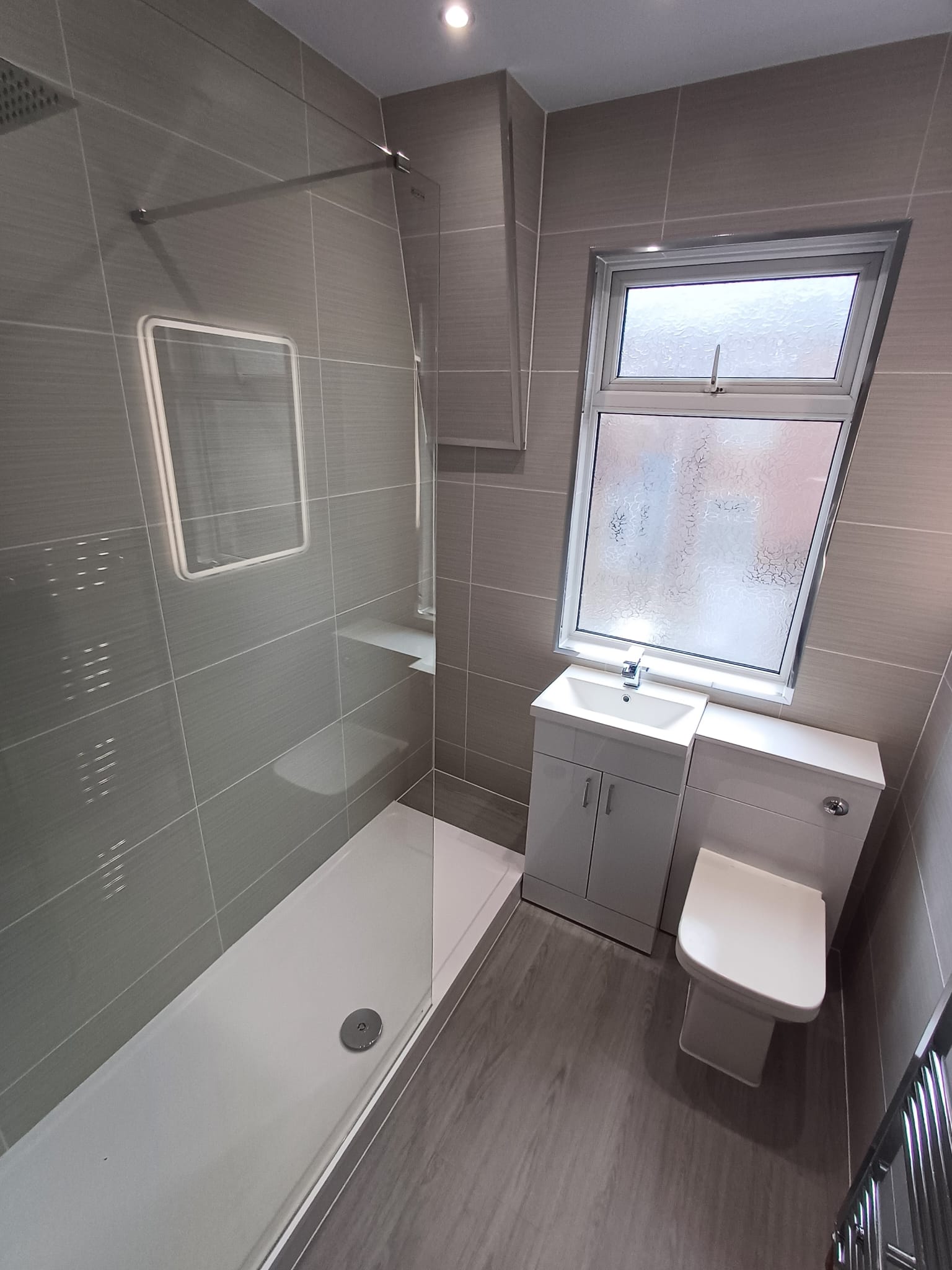 Finished bathroom using Autumn Ice Matt panels