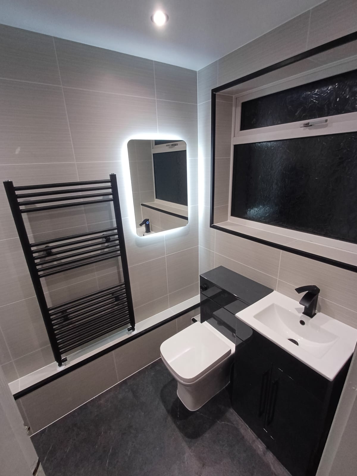 Finished bathroom using Autumn Ice Matt panels