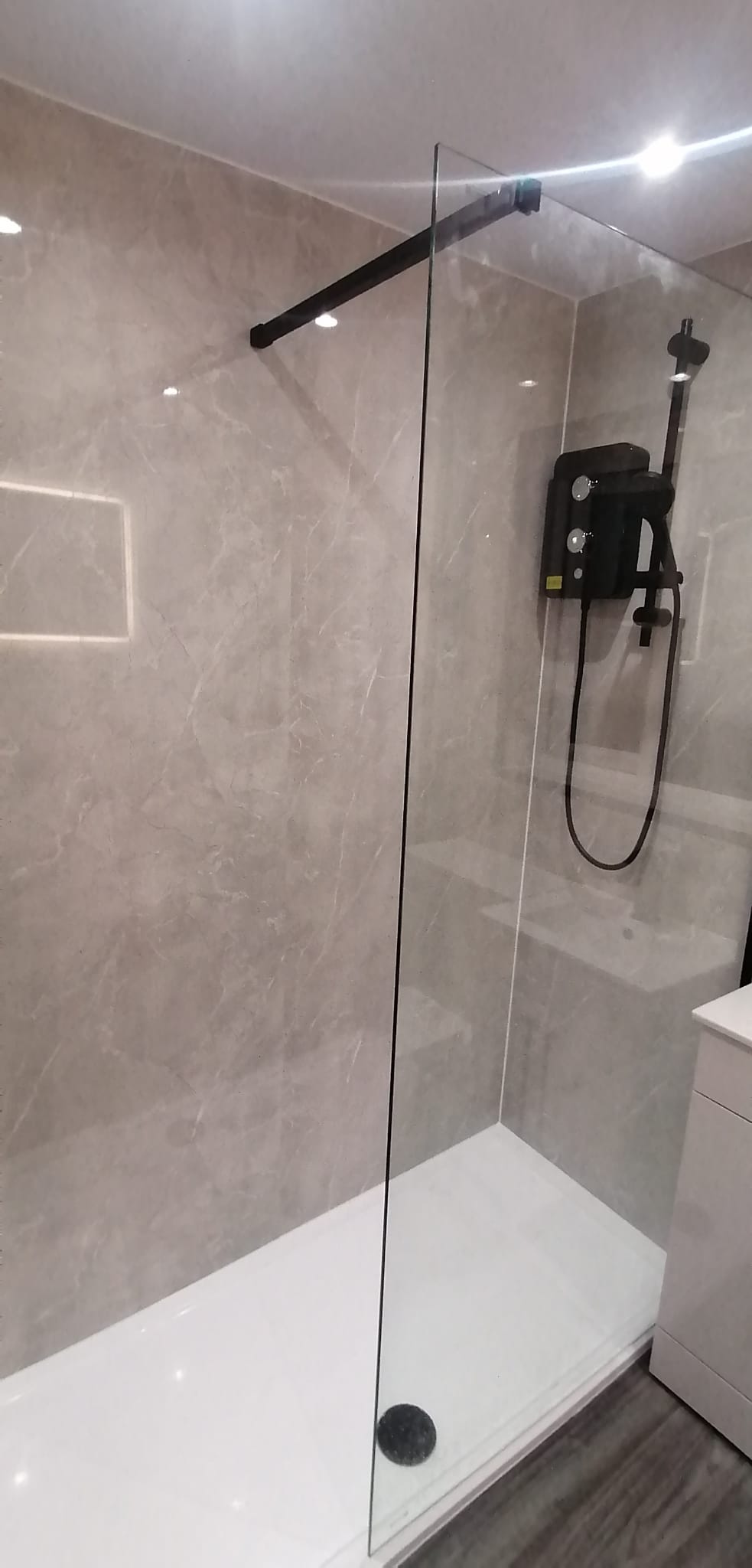 Finished bathroom using Gloss Marble panels